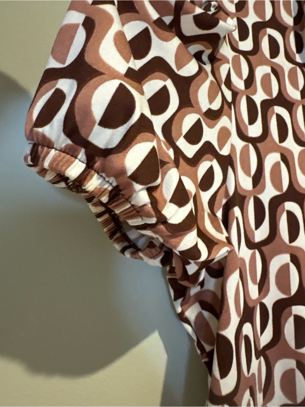 Kim & Cami Brown and Cream Geometric V-Neck Blouse - Picture 5 of 8